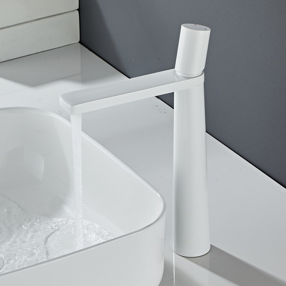 Basin Faucet Brass Bathroom Faucet Mixer Tap Black/Chrome Wash basin Faucet Single Handle Hot and Cold Lavotory Faucet  855921