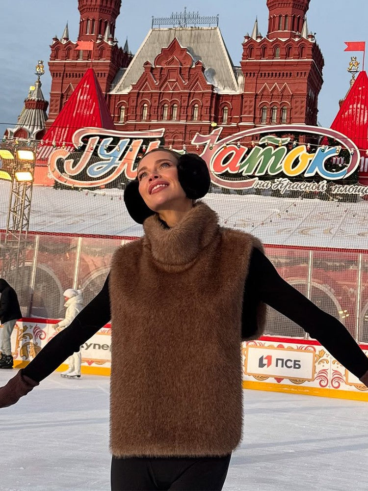 Women Solid Faux Fur Vest Crop Top Fashion Turtleneck Fluffy Short Tank Tops 2025 Winter Lady Elegant Sleeveless Jacket Coat