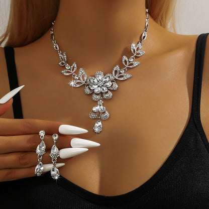 Conjunto de Joias Femininas 3 Peças com Colar e Brincos de Flor Preta Dourada para Casamento, Banquete, Festa, Presente