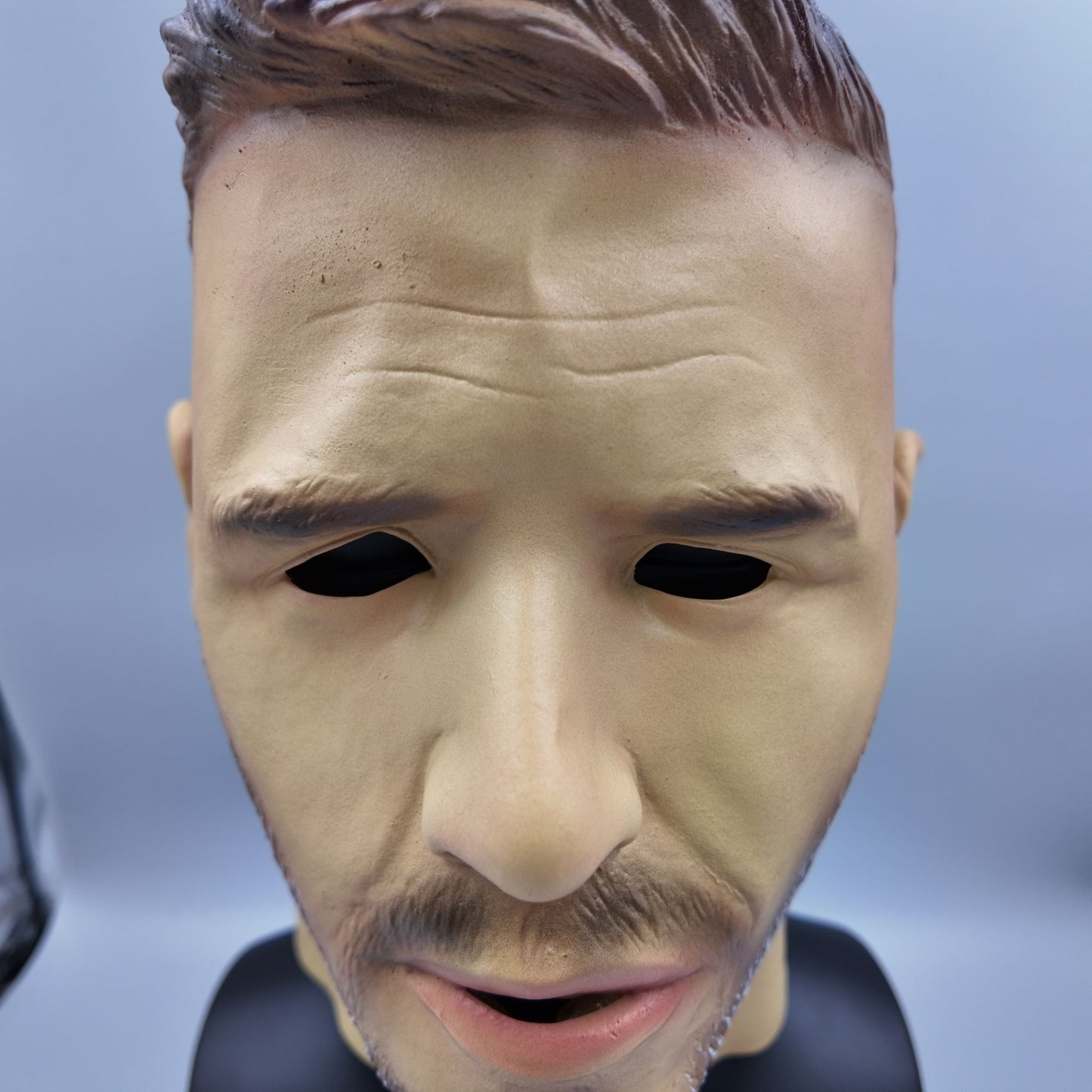 Realistic Latex Male Mask Chris Hemsworth Celebrity Mask Halloween Carnival Costume Party Fancy Dress Adult Prank Head Cover