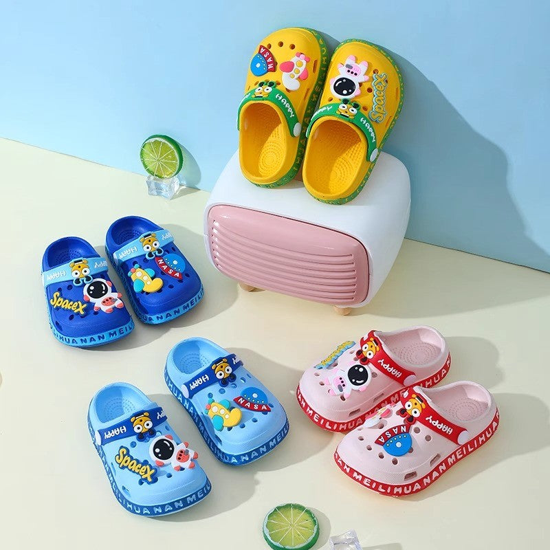 Children's Cartoon Baby Soft-Soled Sandals – Ultra-Light Anti-Slip Infant Closed-Toe Sandals for Boys & Girls Beach Shoes