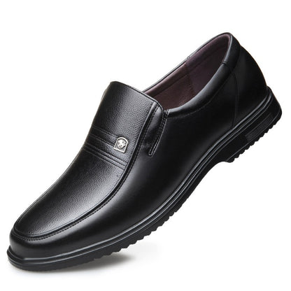 Sapatos Sociais Masculinos de Couro Marca de Luxo 2025 Mocassins Masculinos Sapatos de Vestir Respiráveis Slip-on Sapatos de Condução Pretos Tamanhos Grandes 38-46