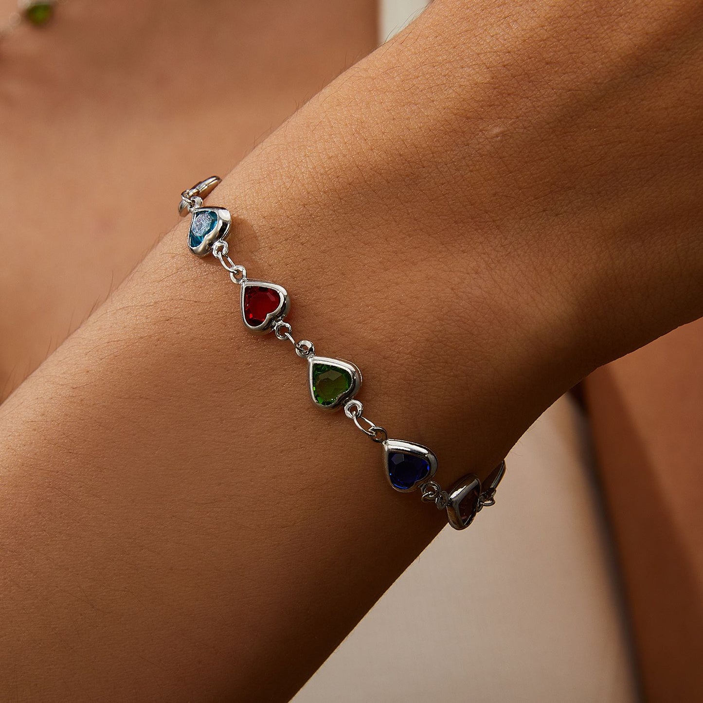 Pulseiras elegantes de corrente de metal com zircônia e cristal vermelho para mulheres, pulseiras coloridas de coração, joias de pulso, presente para festas de casamento e meninas