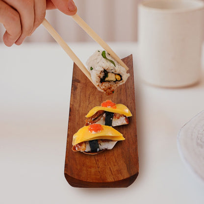 2pçs Banco de Sushi de Madeira Bandeja de Sushi Prato de Servir Resistente ao Desgaste Bandeja de Sobremesa Tábua de Aperitivos Barco de Exibição de Sashimi para Casa