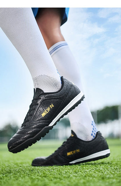 New Men Football Boots Men Soccer Shoes Adults Society Football Cleats Ultralight Training Soccer Sneakers Outdoor Lagre Size 47