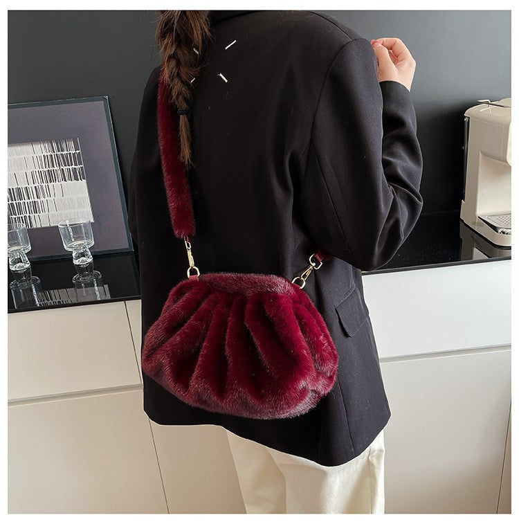 Elegant Wrinkled Cloud Clutch Bag Faux Fur Shell Shoulder Crossbody Bag Women Stylish Pillow Bag Guangzhou High Quality Bag