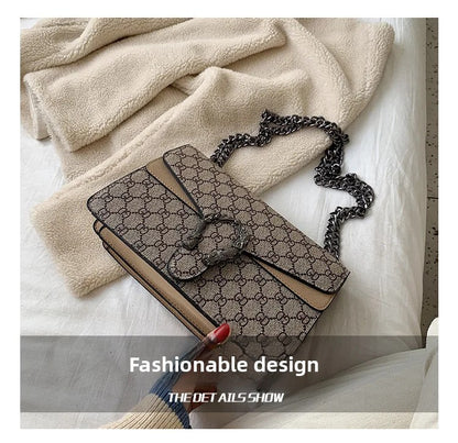 Women Stylish Retro Print Shoulder Crossbody Bag Fashionable Chain Underarm Purse Medium Hardness Polyester Lining