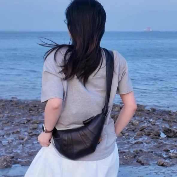 2025 Quality Fashion Beauty Crossbody Bag Large Capacity Designer Popular Soft Chest Bag