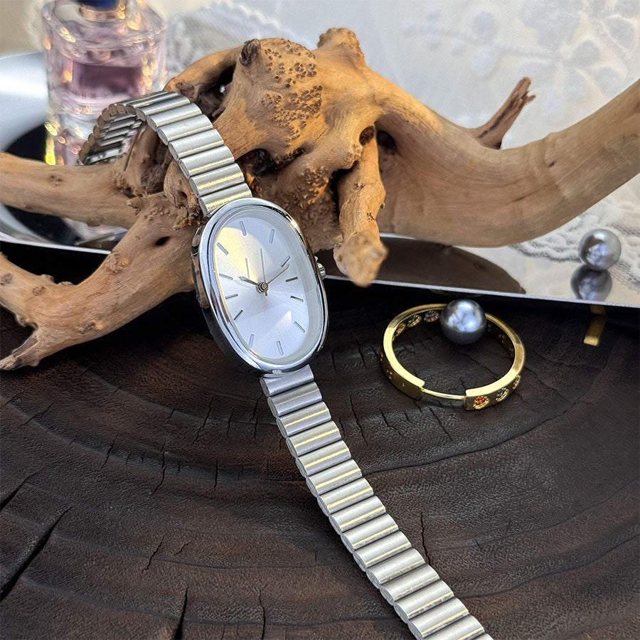 New Golden Retro Fashion Elliptical Quartz Watch Ladies Steel Strap Gold Watch Stylish Niche Timepiece