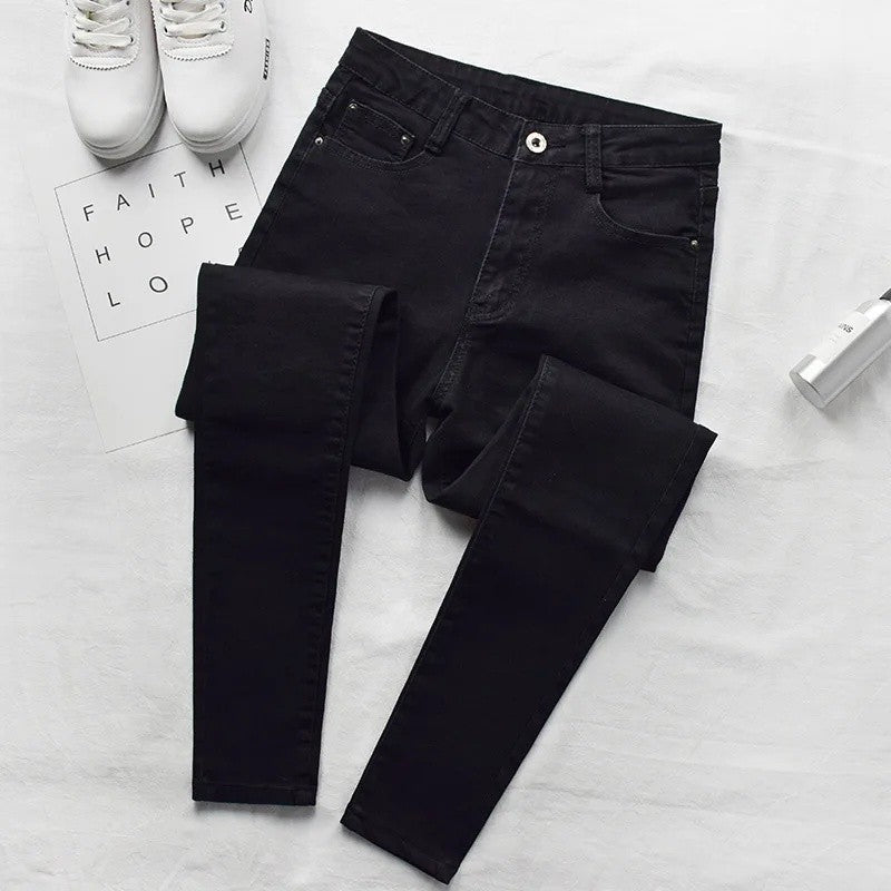 Plus Size High Waist Black Jeans Women's Spring Autumn Fashion Slim Fit Nine Point Cotton Denim Pants with Button Decoration