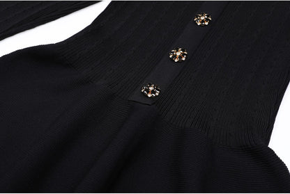 High Quality Spring And Autumn New Fashion Knitted Heavy Industry Pearl Slim Fit And Slimming Round Neck Long Sleeved Dress