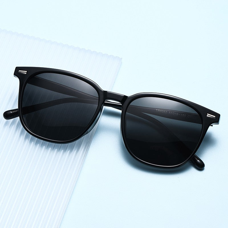 2025 New Ultra Light Square Black Face Enhancing Sunglasses With Trendy Natural Color And Uv Resistant  Sunglasses 3069