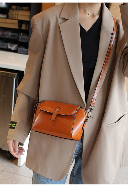 Oil Wax Cowhide Genuine Leather Crossbody Small Bag for Women Fashionable Versatile Shoulder Shell Handbag Lady Casual Phone Bag