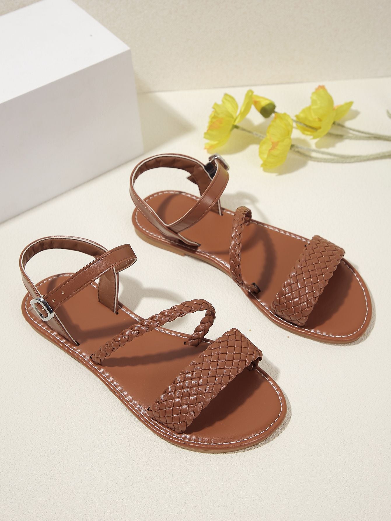 Women's Casual Flat Sandals Braided Design Popular Brown Color Comfortable Shoes for Everyday Wear