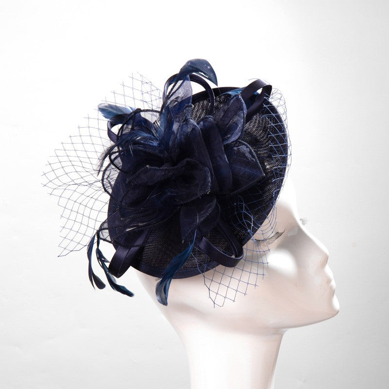 Chapéu de sol de aba grande com design de padrão de fio de cânhamo duplo, acessórios de pena, elegante chapéu de banquete, chapéu de praia para casamento ou férias, chapéu equestre