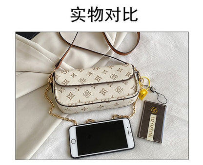 Fashionable retro printed small square bag; versatile single shoulder bag; crossbody bag under the arm.