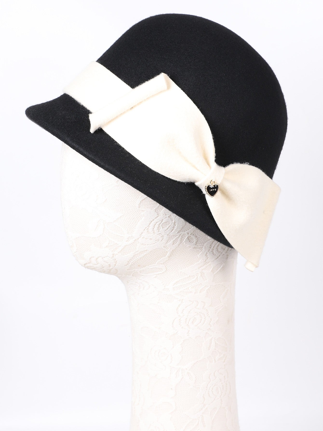 Chapéus de inverno luxuosos e elegantes de lã feltro para mulheres preto/branco com aba enrolada para casamento igreja coquetel chá de festa a rigor