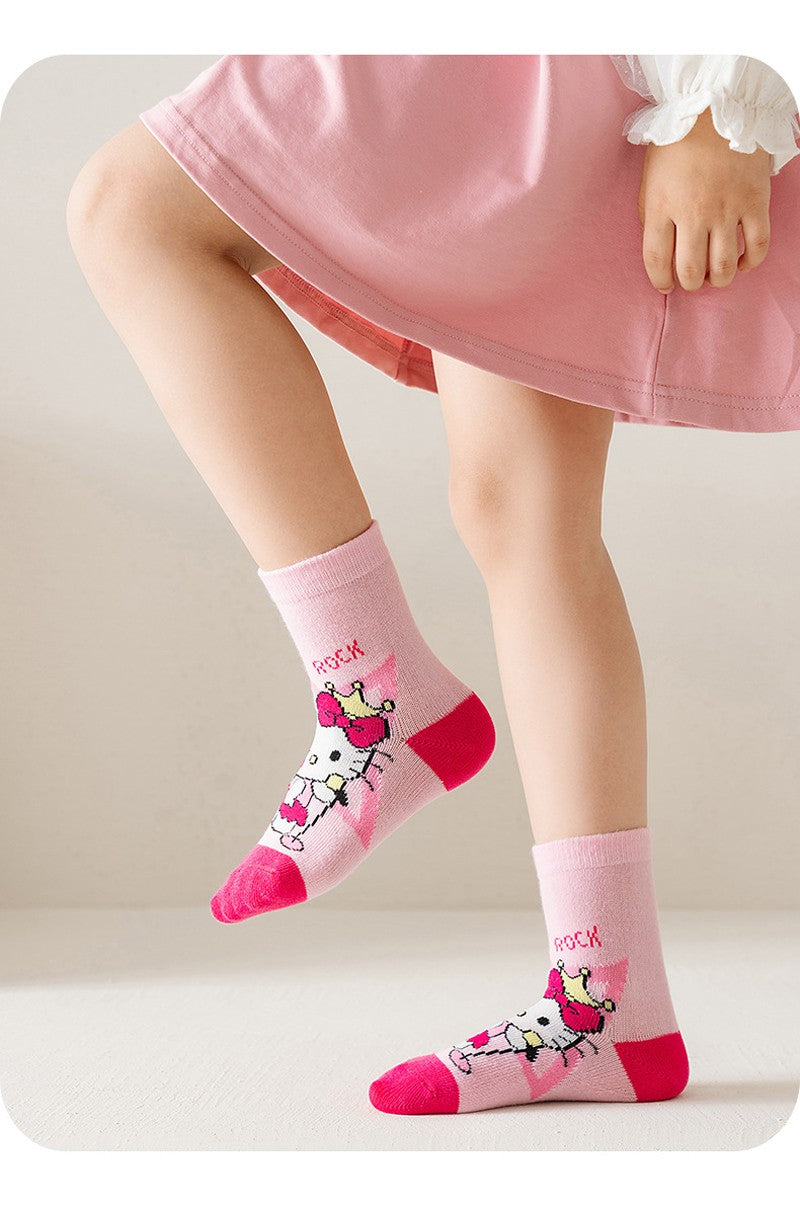 5 pares de meias de algodão de cano médio Kawaii Sanrio Cinnamoroll Kuromi para meninas e meninos, meias de algodão de cano médio de desenho animado para primavera e outono