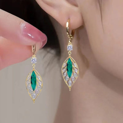 Brincos de Folhas Douradas com Cristal Verde para Mulheres Acessórios Diários de Individualidade Presentes de Joias para o Dia dos Namorados Aniversário