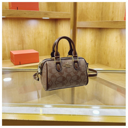 Classic Retro Boston New Small Bag Casual and Versatile Temperament Good Look Popular Hot Style Crossbody Bag