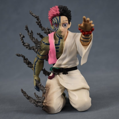 2025 Nova Figura de Anime Demon Slayer Akaza Hakuji de 13cm Modelo Boneca Estatueta de Ação PVC Decoração Periférica Brinquedos para Área de Trabalho