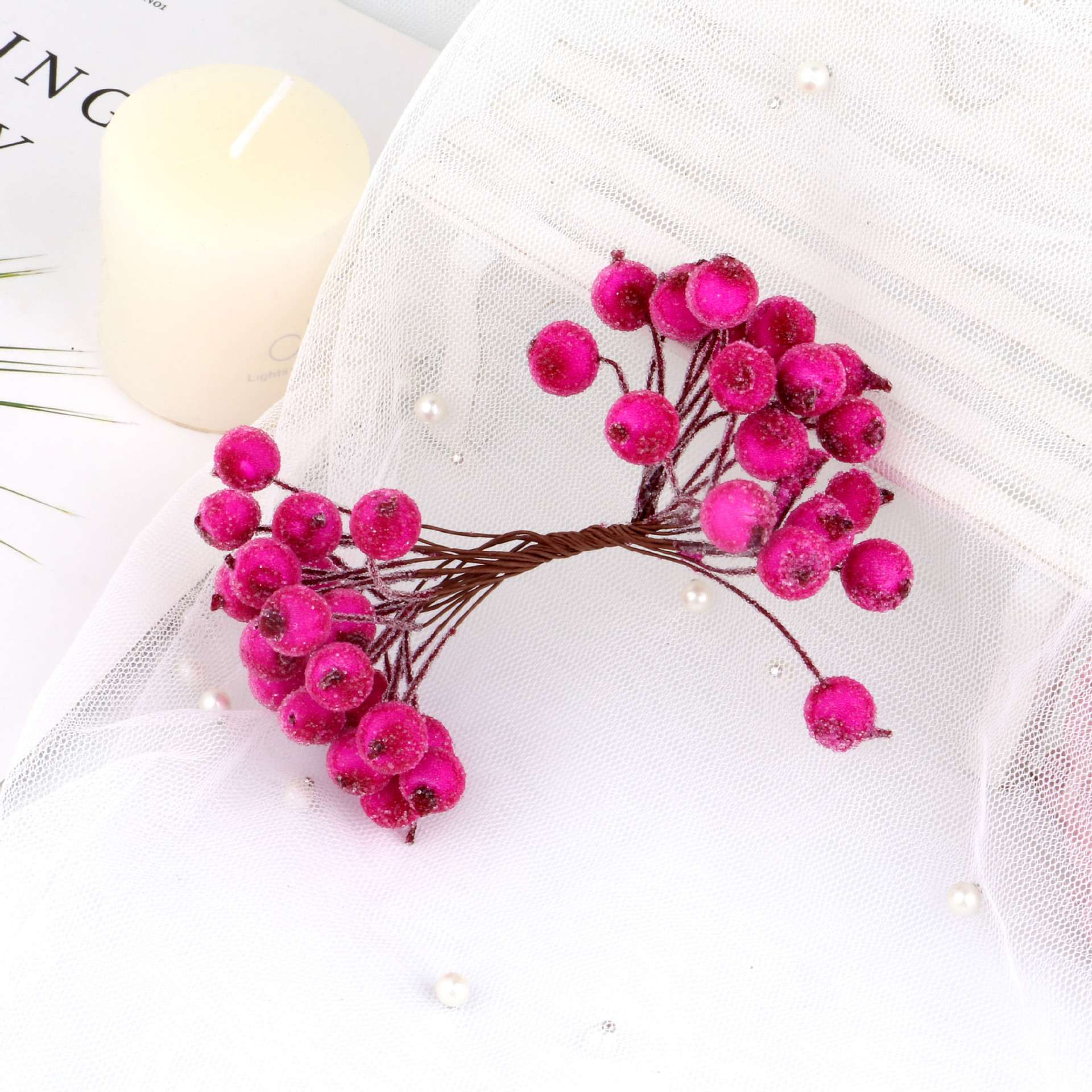 40pcs Mini Christmas Frosted Artificial Berry Vivid Red Holly Berries Wedding Party Decoration Artificial Flowers Home Decor
