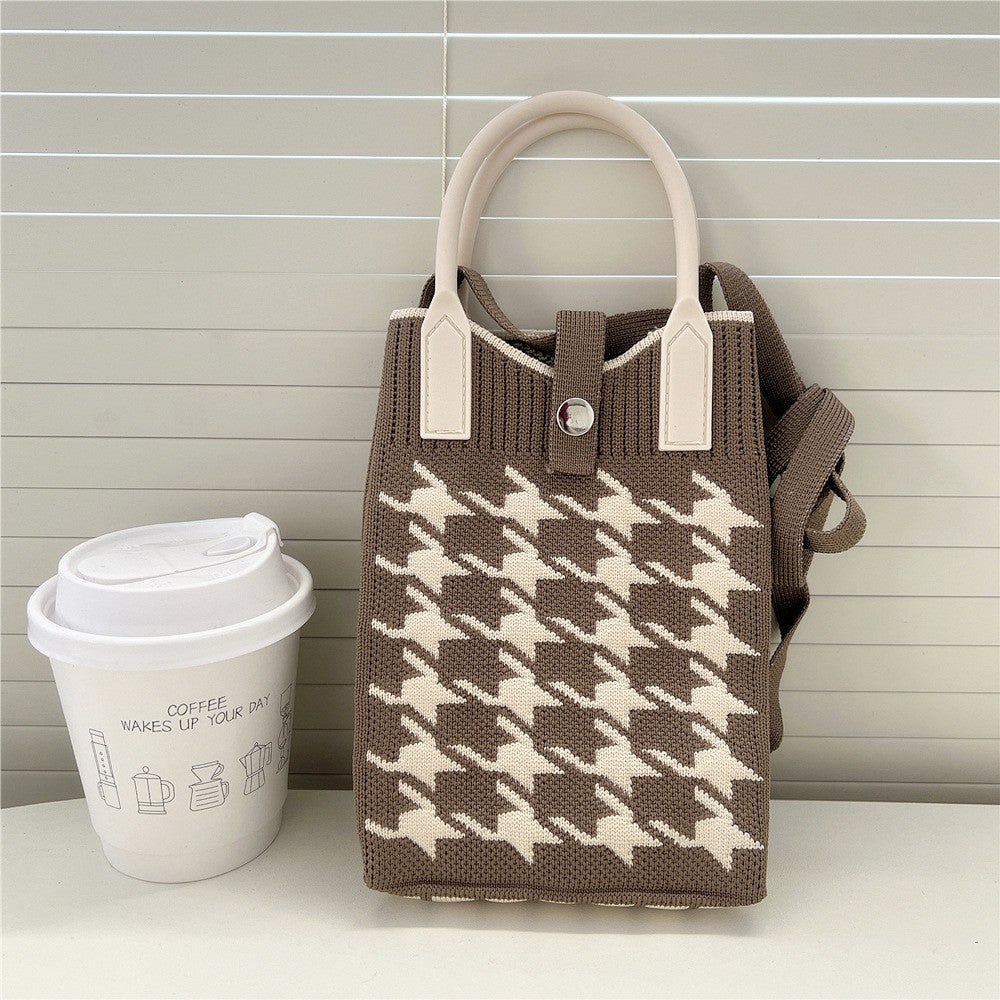 Korean Fashion Heart Knitted Mini Square Handbag for Women Small Mobile Phone Shoulder Bags Girls Cute Outdoor Crossbody Bags