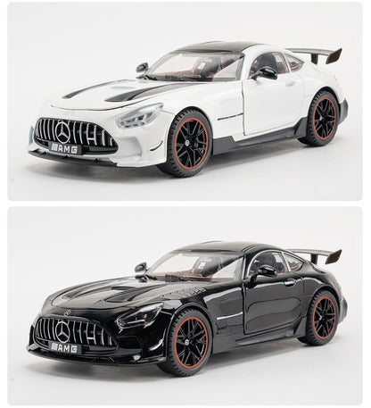 1:18 UM GT Miniatura Sports Car Modelo Brinquedos Liga Diecast Supercarros Som Luz Portas Abertas Absorção de Choque para Presentes Infantis