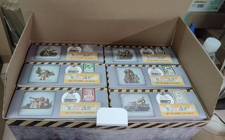 Kit de Modelo Em Estoque, Novo Lançamento, Série Metal Slug X - Tanque/Aeronave/Caminhão Diy em Pequena Escala com Miniaturas de Soldados