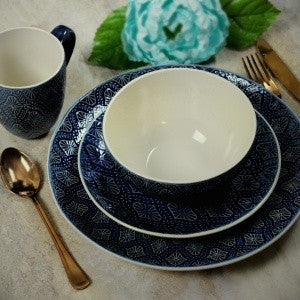 Hayes 16 Piece Square Porcelain Dinnerware Set in White