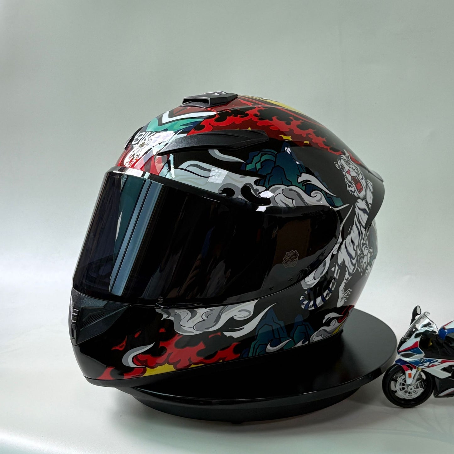 DOT Certified Full Face Motorcycle Helmet for Men And Women Anti-Fog Racing Style Couples Motorcycle Helmet