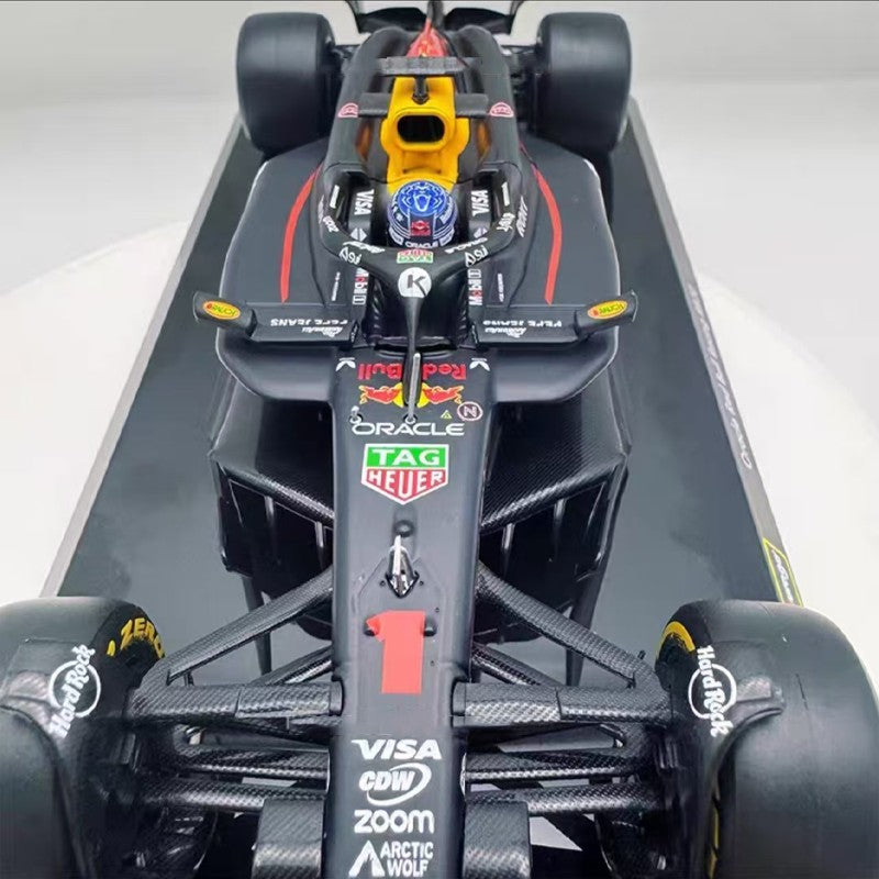 New In Stock Bburago 1:24 Red Bull Rb20 Las Vegas Gp #1 Champion Helmet Alloy Miniature Diecast Model Ace Four Verstappen Toys