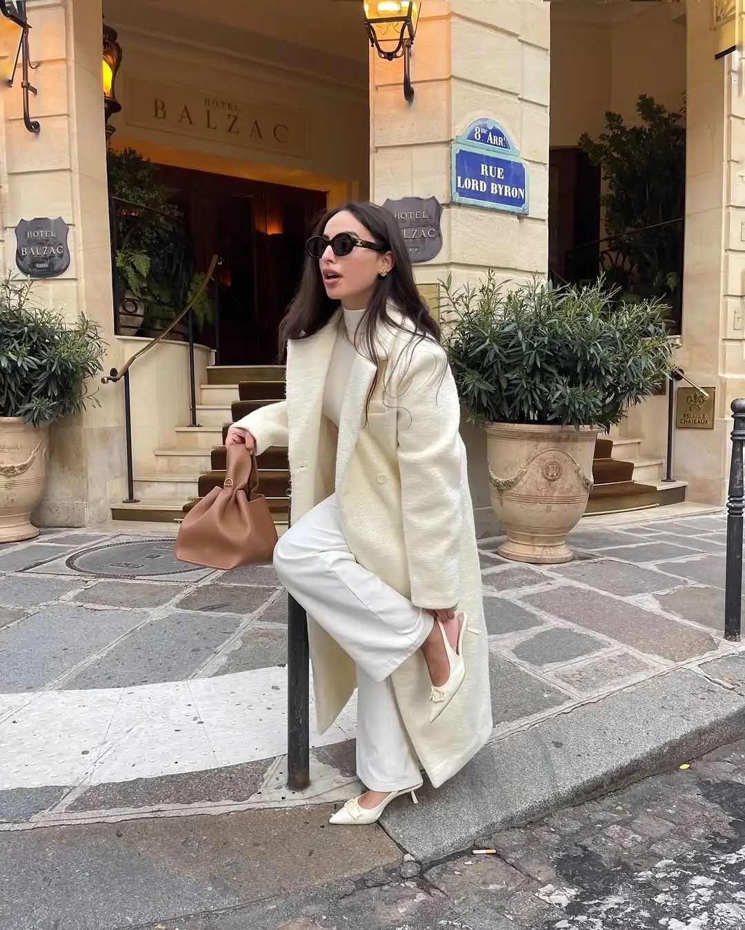 Elegant White Lapel Woolen Long Coat Women Fashion Full Sleeve Single-breasted Warm Loose Coats Lady Winter Commute Street Wear