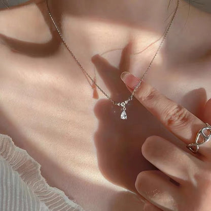 Colares com Pingente em Forma de Coração e Asas de Anjo Cor Prata Zircônia Cúbica 5A Estilo Minimalista Corrente na Clavícula Joias Femininas e para Meninas