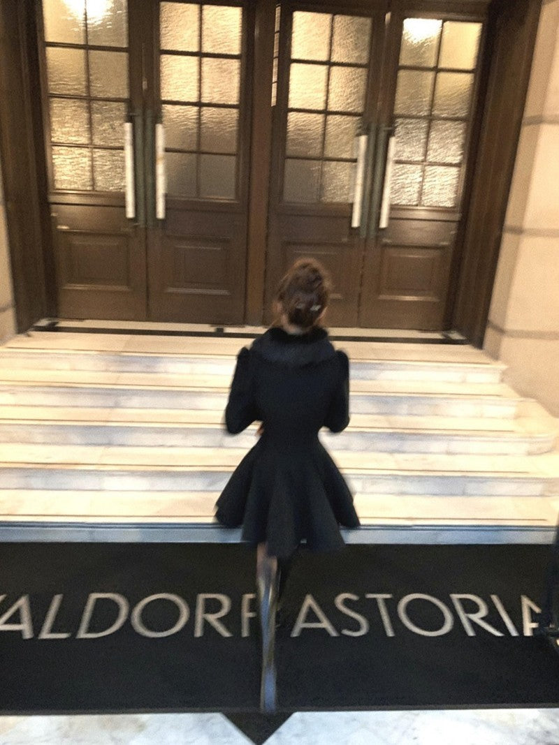 Vintage Black Wool Blends Coats Women Elegant Faux Collar Woolen Jacket Korean Long Sleeve Outerwears Winter Design Overcoat New