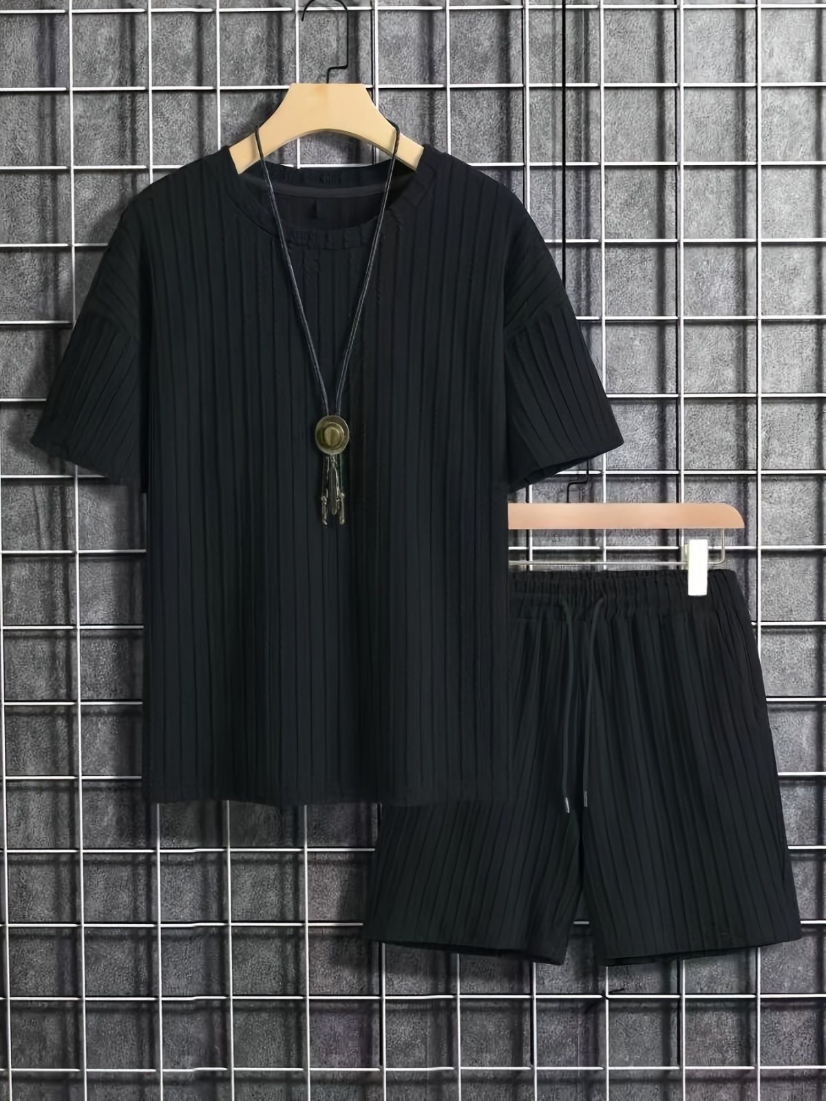 Men's new fashion summer sports solid color crew-neck vertical stripe T-shirt shorts short-sleeved suit Loose two-piece set
