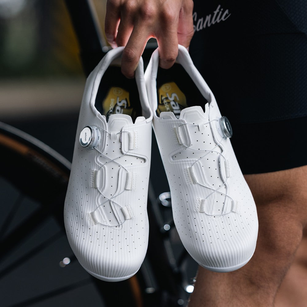 Santic Carbon Fiber Cycling Shoes Outdoor Wear Resistant Road Riding Sneakers Unisex Men Women Adjustable Pro Racing Bicyle Shoe