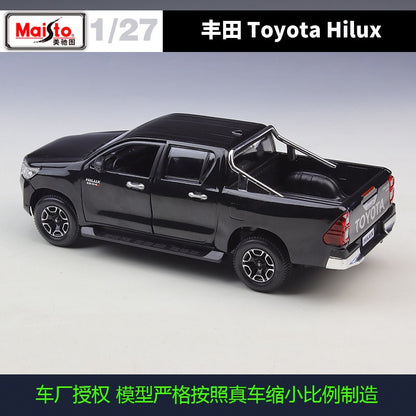 Maisto 1:27 Toyota Hilux Off-road Pick-up Modelo de Carro em Liga Brinquedo Coleção Peça de Exibição Presente