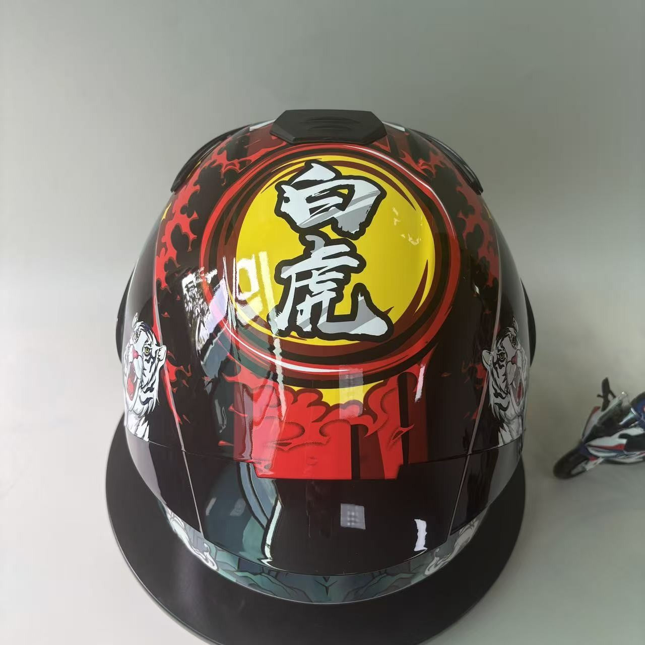 DOT Certified Full Face Motorcycle Helmet for Men And Women Anti-Fog Racing Style Couples Motorcycle Helmet