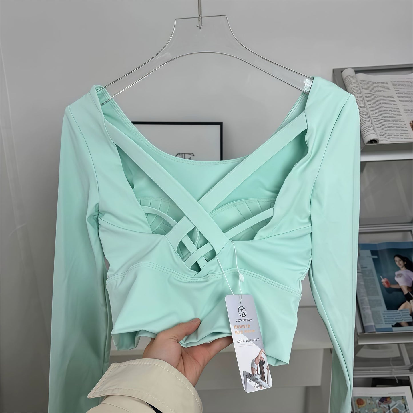 Women's Long-Sleeve Yoga Wear with Built-In Bra, Fitness Pilates Sports Top, Training Outfit for Outdoor Wear