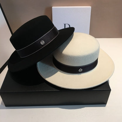 Chapéu Fedora de Lã com Aba Larga e Topo Chato nas Cores Neutras Preto e Branco para Uso Casual Unissex de Outono Inverno Masculino e Feminino