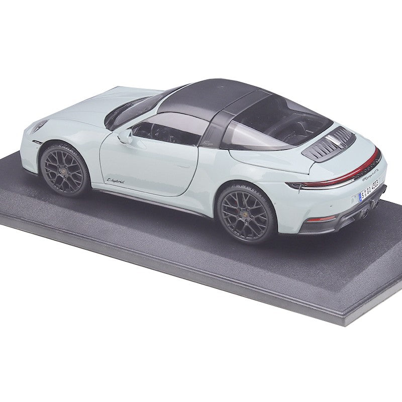 Em estoque Maisto 1:18 Porsche 911 Targa 4 GTS (992.2) com janelas em liga, miniatura Diecast, modelo totalmente aberto, brinquedos personalizados e presentes