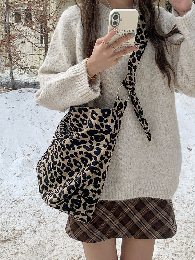 2025 new leopard print large capacity crossbody bag, single shoulder bag, fashionable and casual women's daily commuting bag
