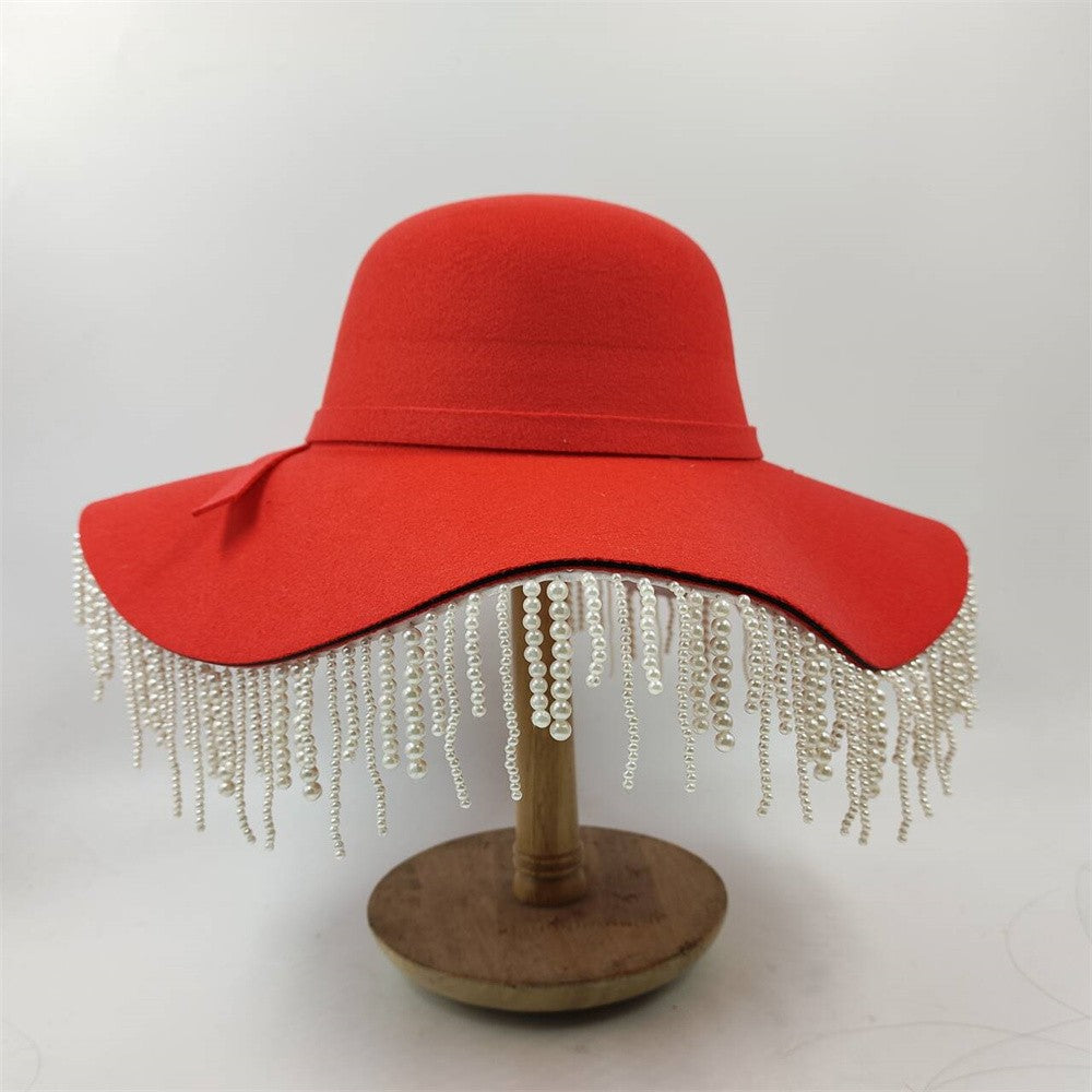 Chapéu Fedora com borla de pérolas para mulheres com aba ondulada, estilo britânico retrô e versátil, estilo Hepburn, chapéu de outono e inverno