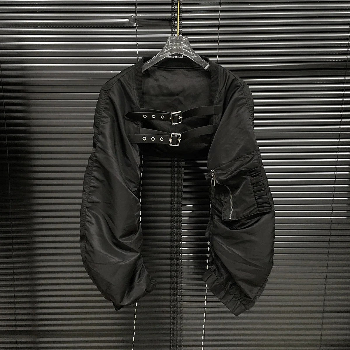 2024 Autumn New Niche Design Black Shoulder Vest Women's Leather Flight Plane Style Cropped Jacket Crew Neck Pattern