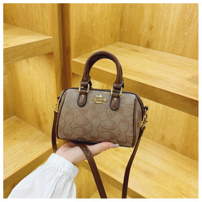 Classic Retro Boston New Small Bag Casual and Versatile Temperament Good Look Popular Hot Style Crossbody Bag