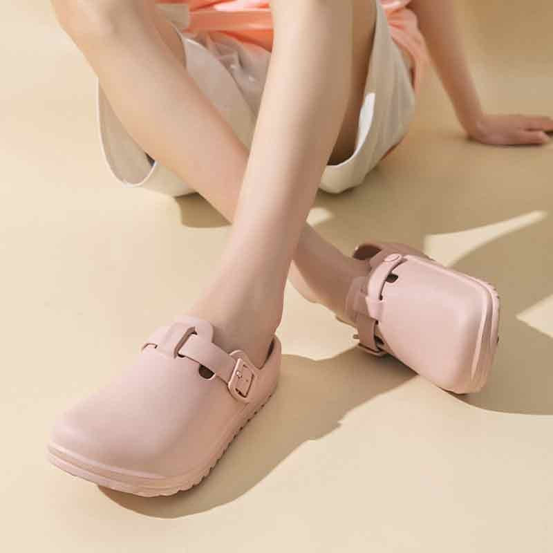 Surgical shoes for men and women breathable specialized protective clogs for doctors nurses and laboratory use sandals
