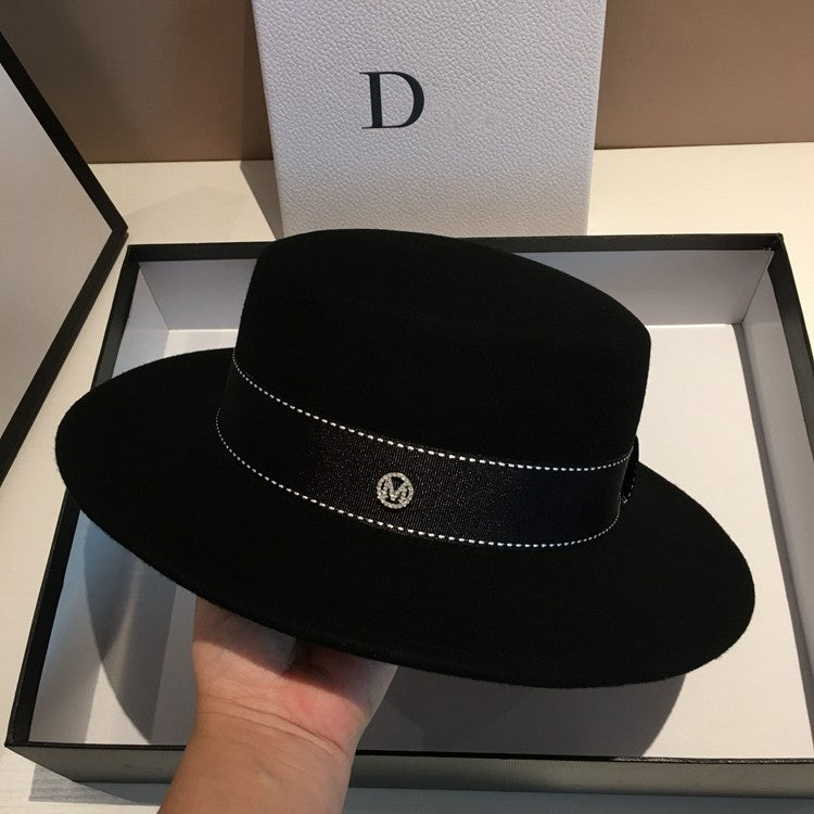 Chapéu Fedora de Lã com Aba Larga e Topo Chato nas Cores Neutras Preto e Branco para Uso Casual Unissex de Outono Inverno Masculino e Feminino