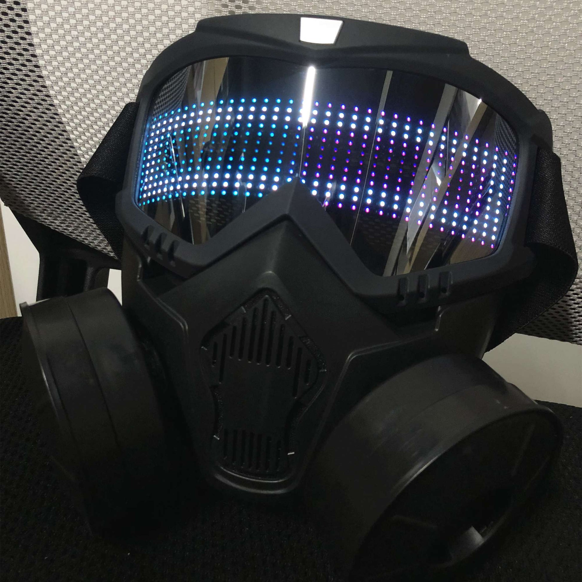 Simulated Anti-virus Led Mask With Bluetooth Programmable Scrolling Text Animation Display Halloween Carnival Party Decorative