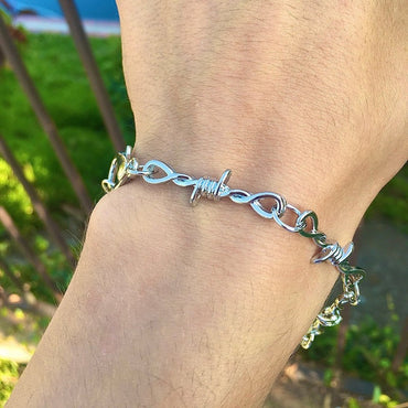 Punk Retro Spiked Metal Knot Chain Small Thorn Necklace For Men and Women Cool Hip-hop Fashion Jewelry Gifts